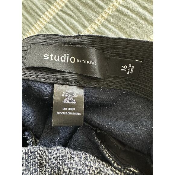 Studio By Torrid Navy Blue White Plaid Stretch Pants Trousers Size 16 - Picture 3 of 4